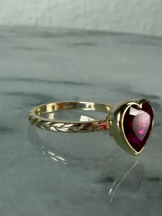 Hard to Find Melinda Maria Red Amelie Heart Ring - 5 - Picture 13 of 17